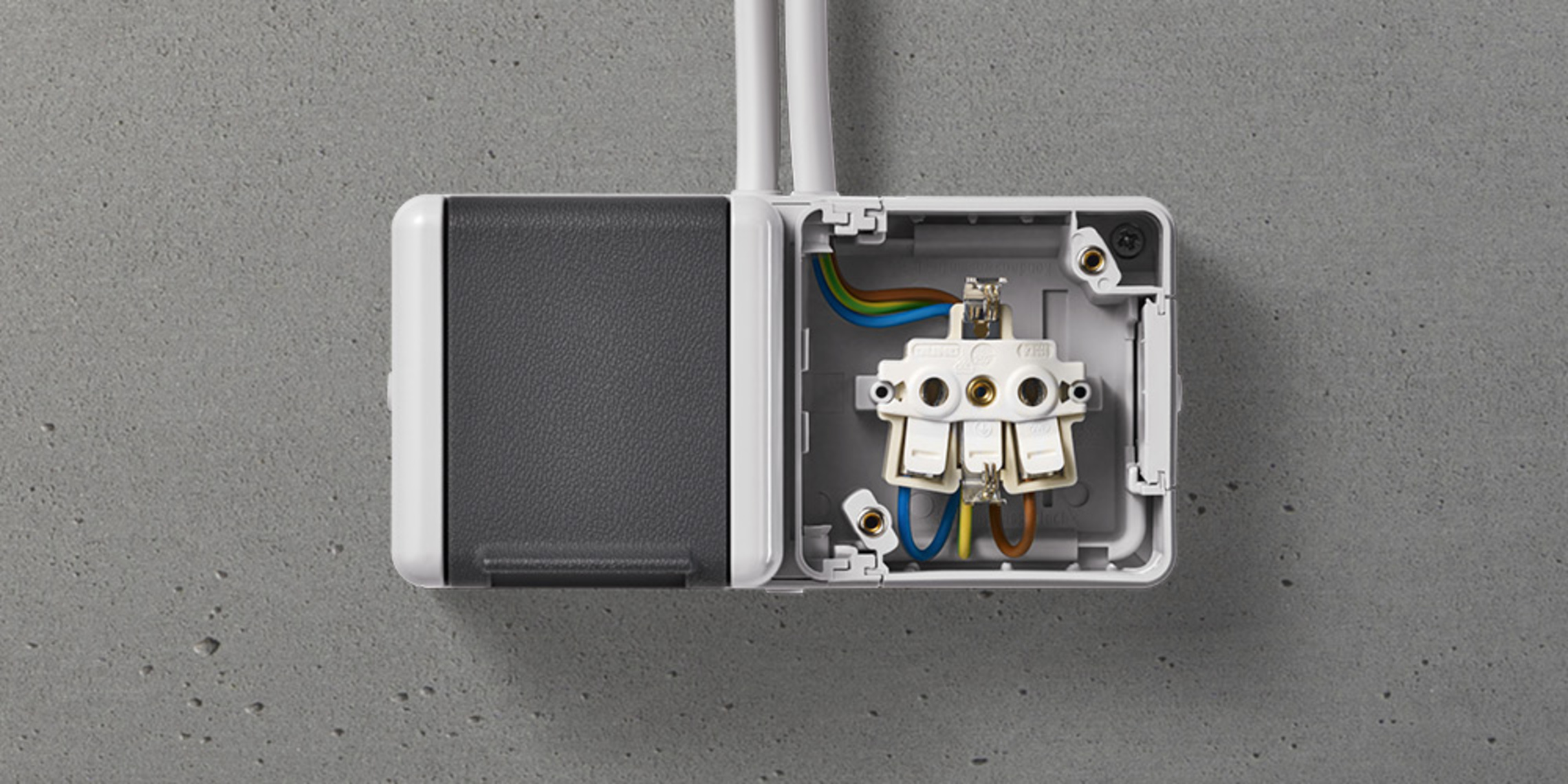 Doppelsteckdose mit Trennsteg bei E-Works Nürnberg in Nürnberg